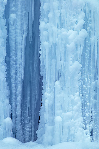 [Frozen_waterfall,_Slovenia_fs.jpg]