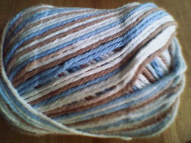 [white-brown-blue+crochet+cotton.JPG]