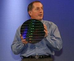 [paul-intel-with-chips.jpg]