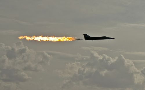 [F-111_fuel+dumping.jpg]