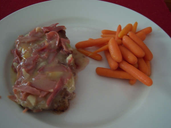 [steak+mudega+and+amaretto+carrots.JPG]