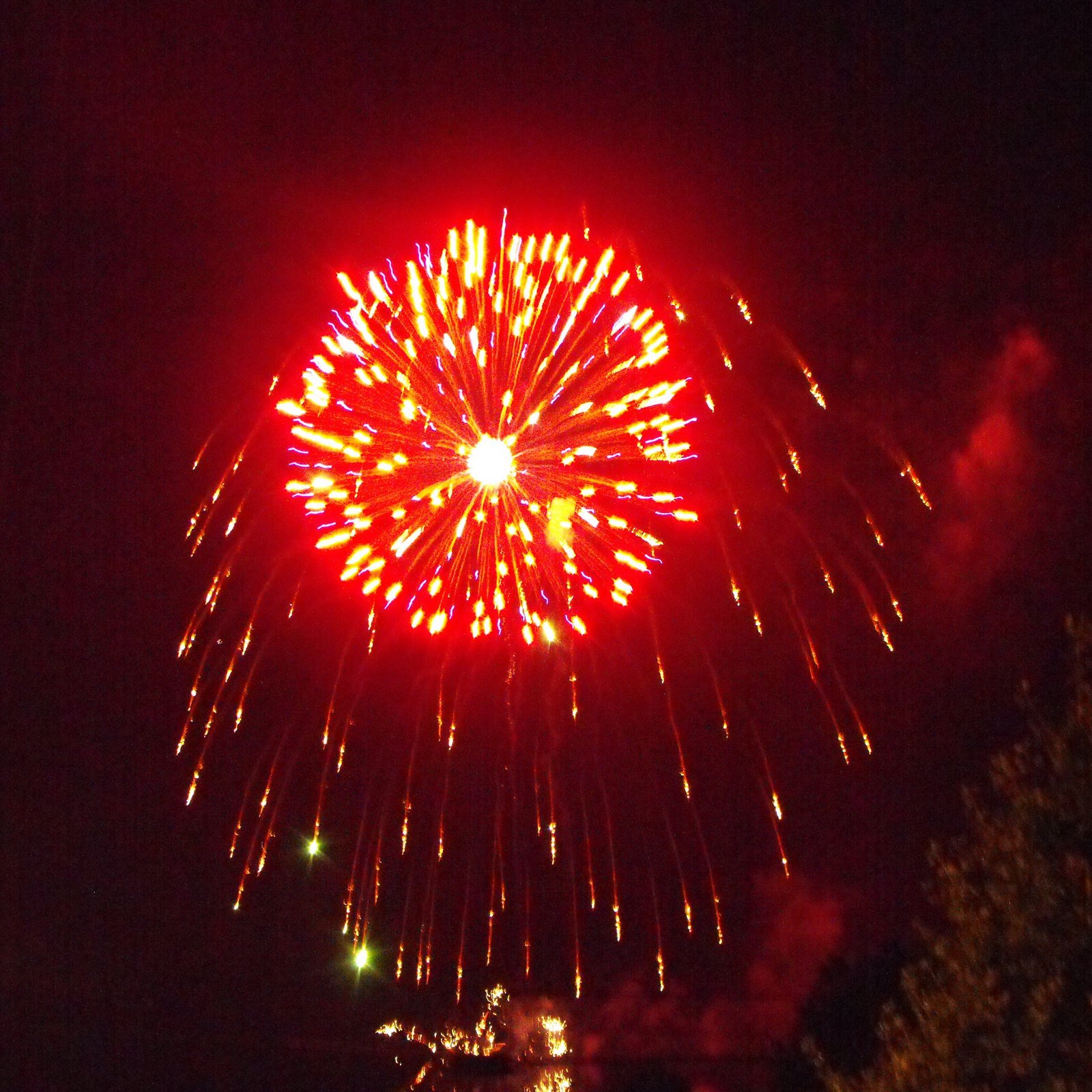 [fireworks+009.JPG]