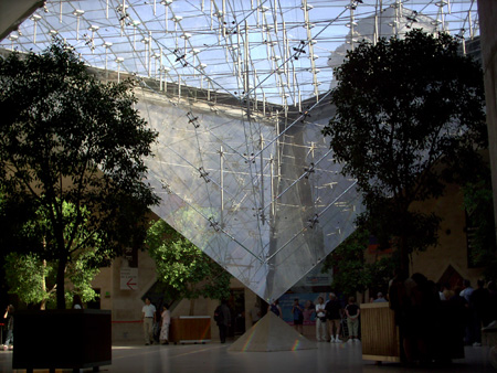[Inverted+glass+pyramid+in+Louvre+lobby.jpg]
