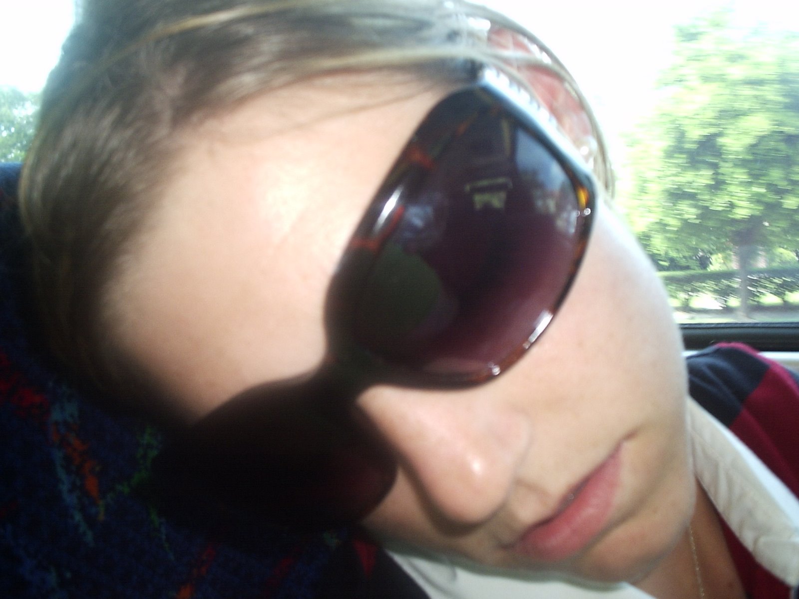 [Holly+asleep+on+the+bus.JPG]