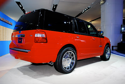 NY Auto Show 2008 Ford Expedition Funkmaster Flex Edition 