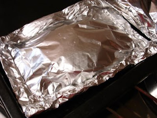 Se puede poner papel aluminio en el microondas