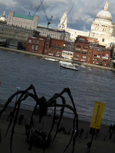 [London+From+Tate+w+Bougeois+Spider.JPG]
