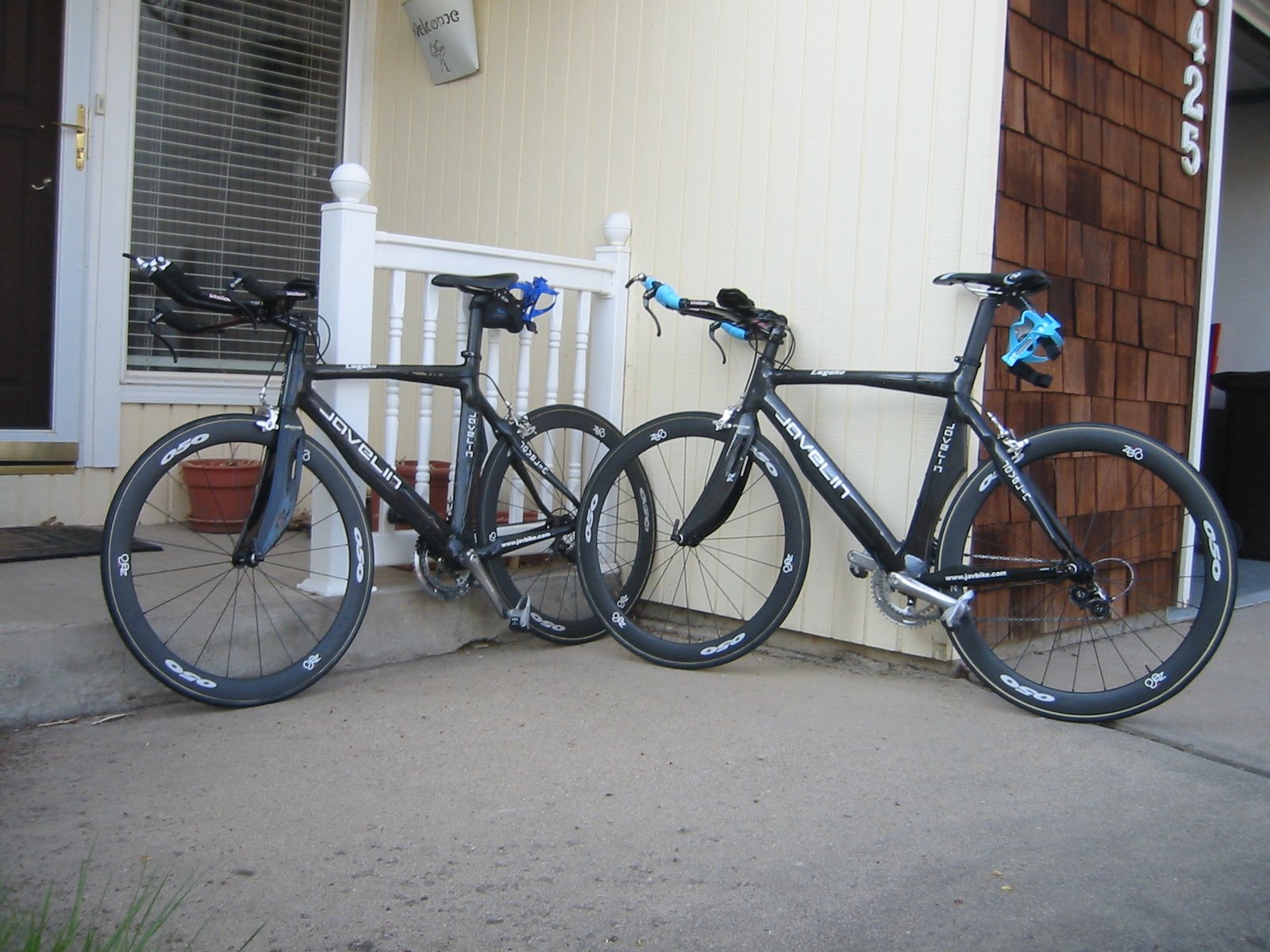 [both+bikes+700008.JPG]