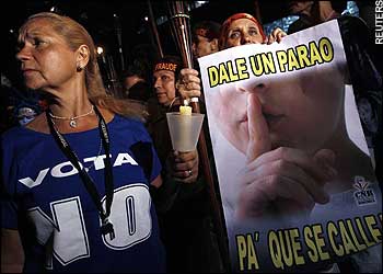 [1114+chavez+spanish+protest.jpg]