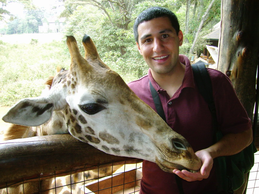 [Feeding+Mr.+Giraffe.jpg]
