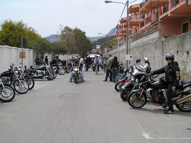 [mini-HOG+Harley+Owner+Group+Taormina+Aprile+2005+007.jpg]