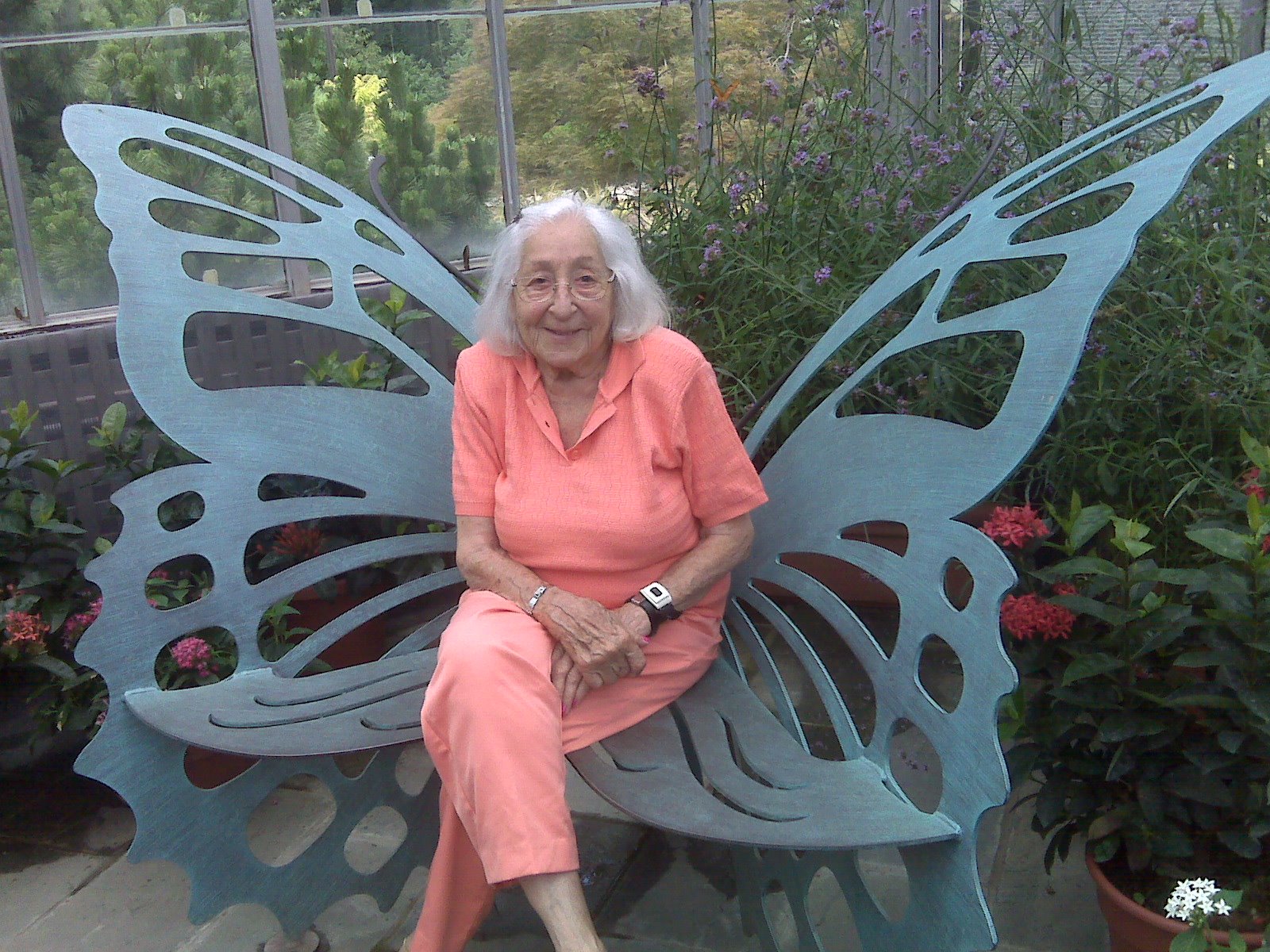 [mom+at+butterfly+exhibit.jpg]