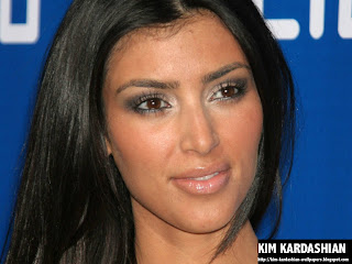 Kim Kardashian Blue background wallpaper