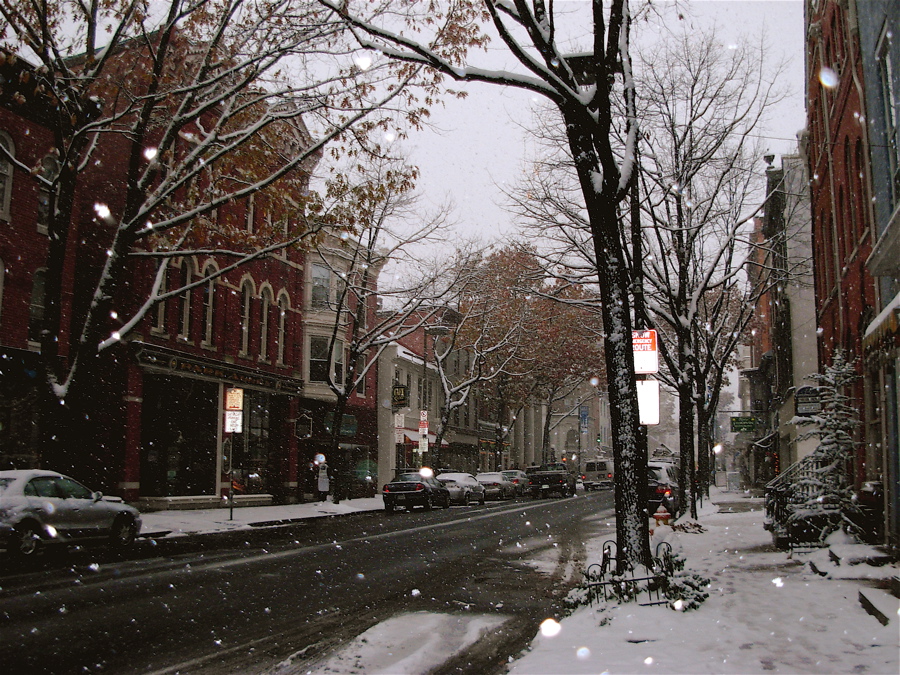 [frederick+street+scene+snow.JPG]