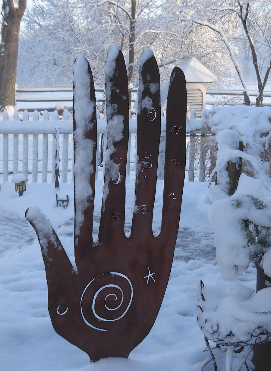 [hand+in+snow.JPG]