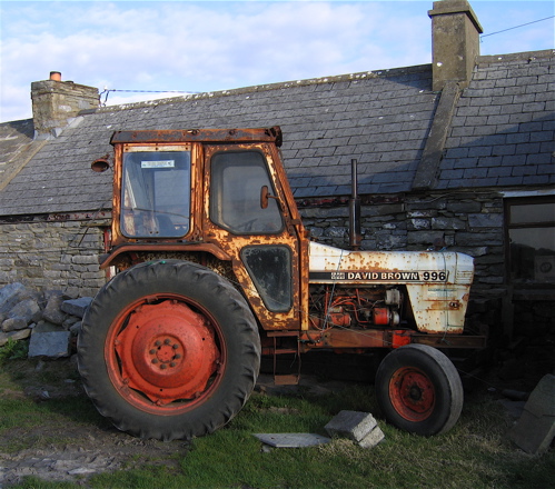 [ireland+rusty+tractor.JPG]