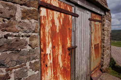 [rusty+doors.JPG]