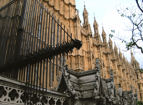 [london+parliament+front.JPG]