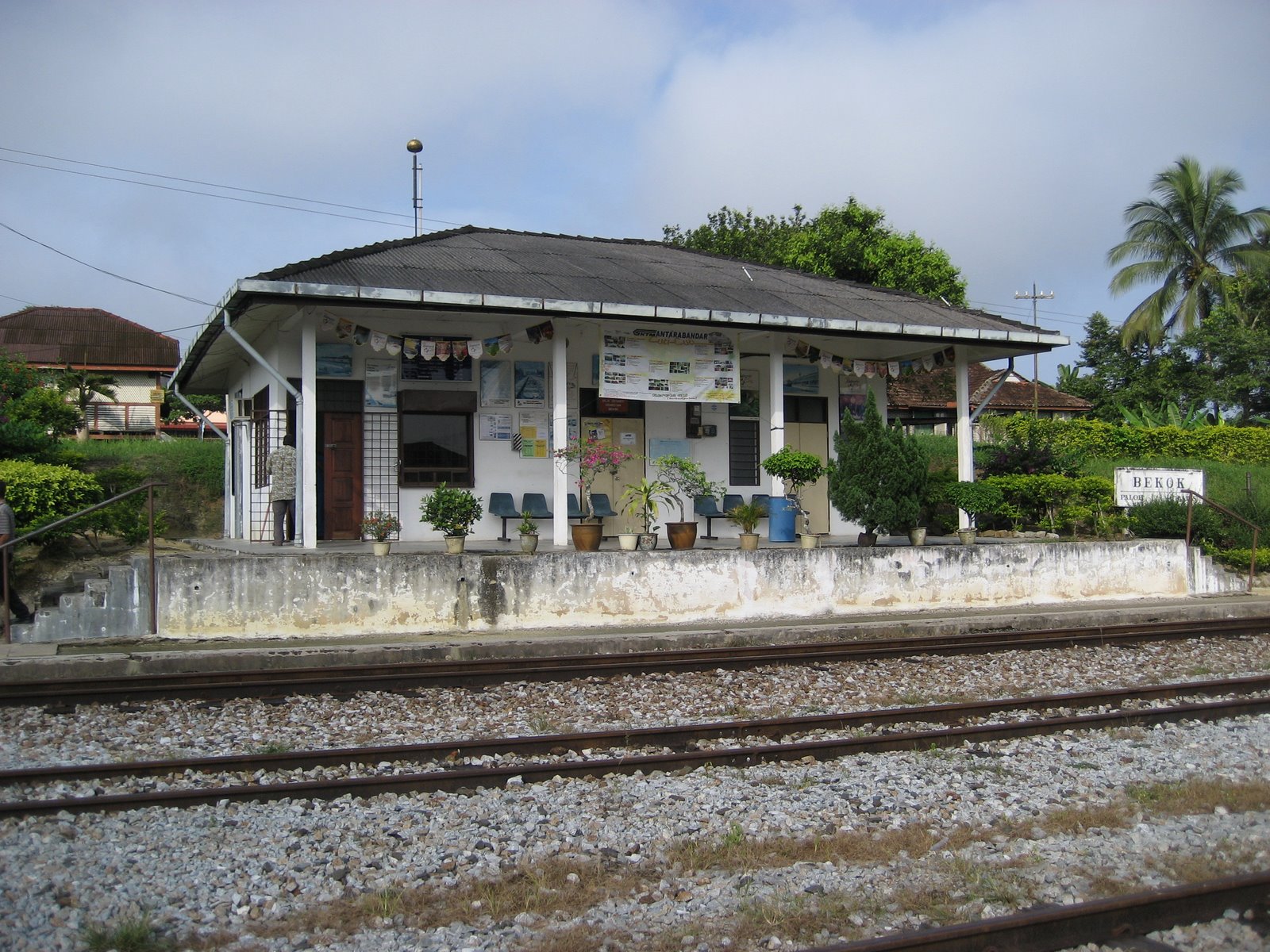 [309__bekok_train_station3.jpg]