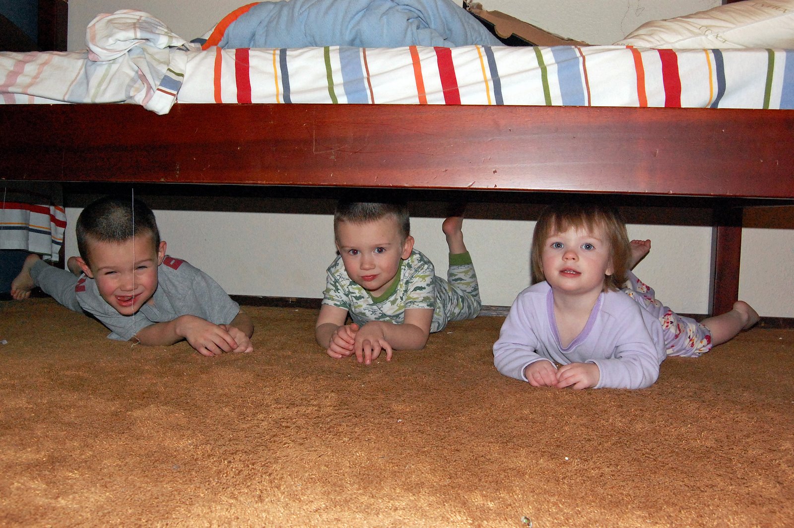 [kids+under+bed+2.jpg]