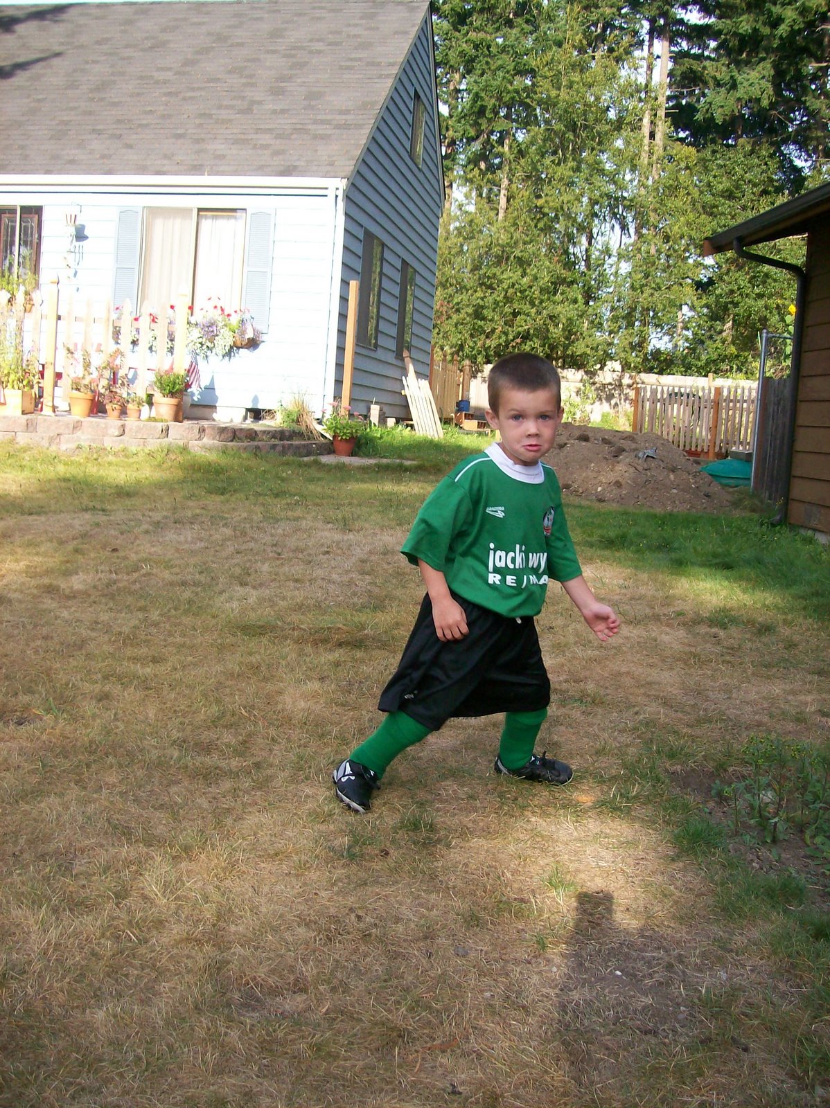 [parkers+first+soccer+game+003.JPG]