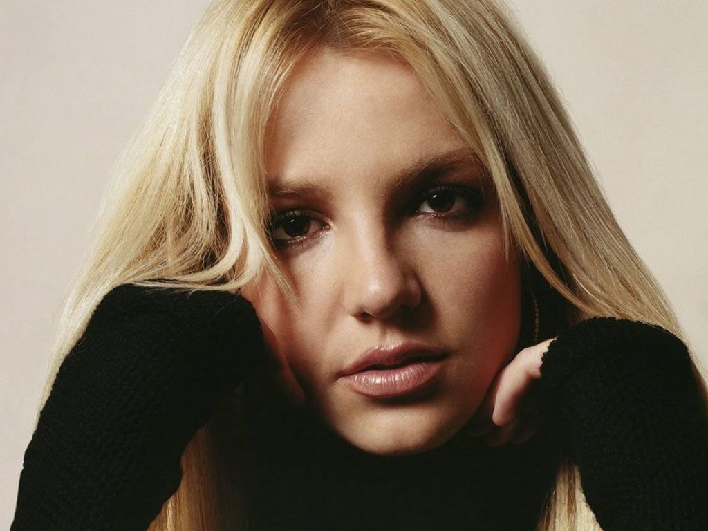 [Britney_Spears-04-Beautiful-Desktop-Wallpapers.blogspot.com.jpg]