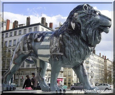 Photos : Des ours et des lions dans les rues de Lyon ! Lion%20chloe%20surprenant%20québec%20fosse%20aux%20ours