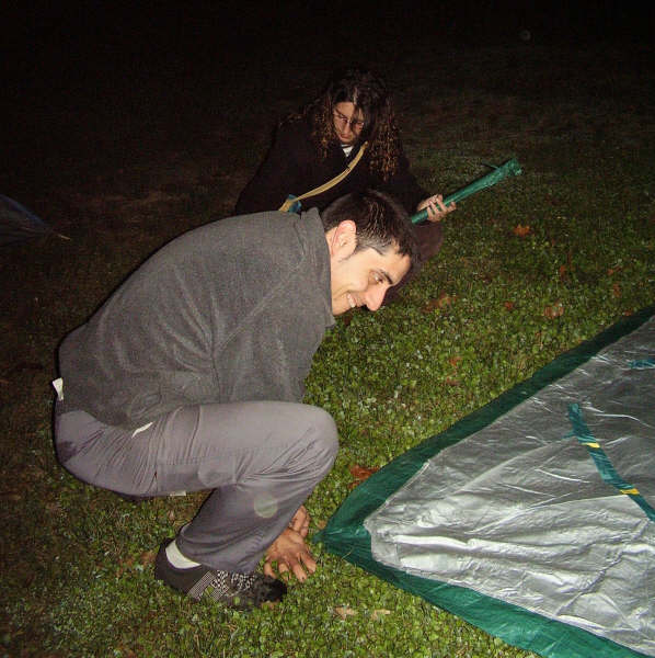 [Devesa+festa+anti+pavelló+preparan+l'acampada1-03-2008+(11).jpg]