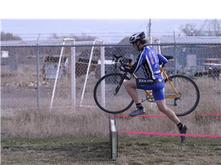 [Cyclocross+hurdle!.jpg]