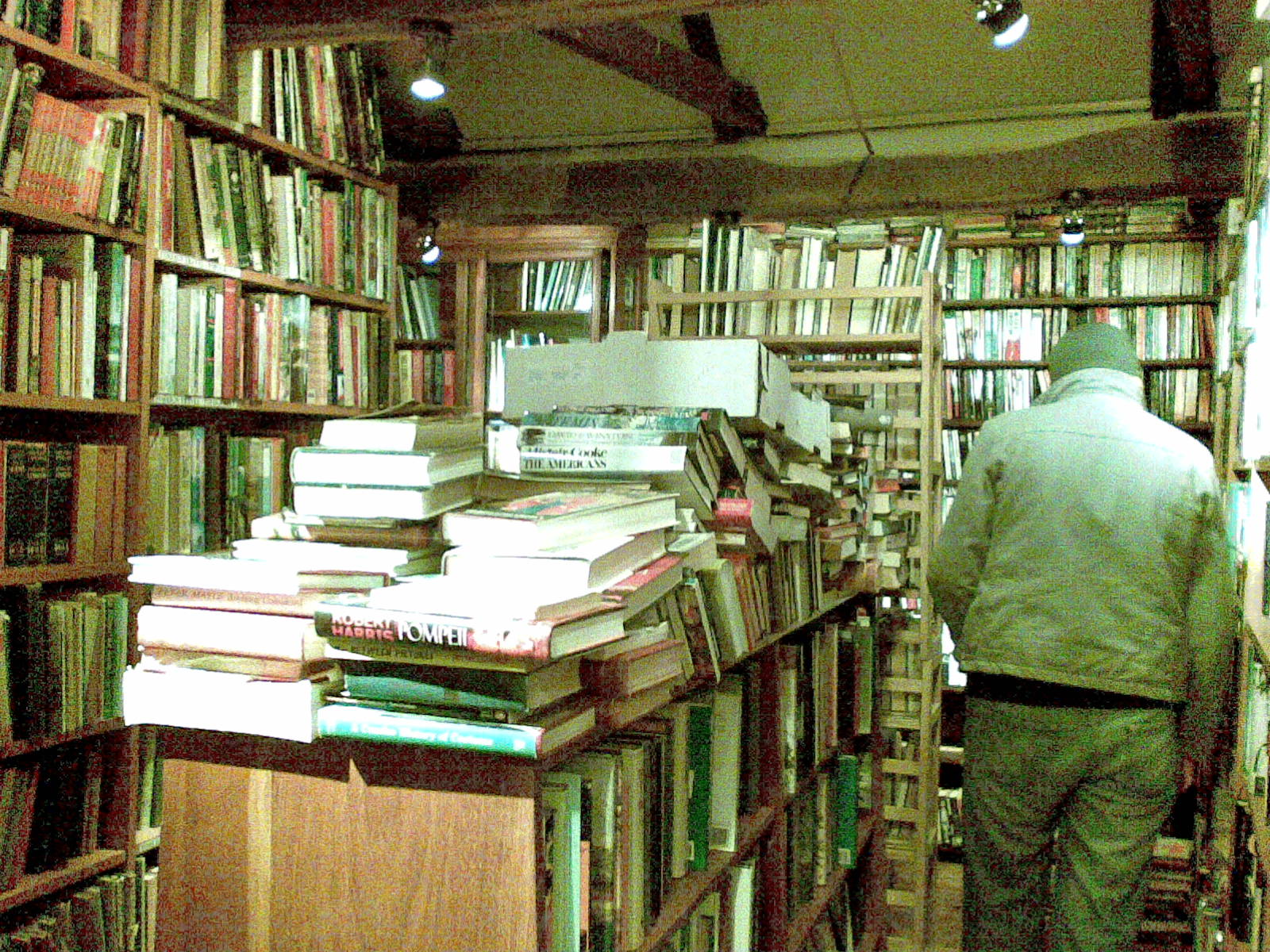 [bookshop.jpg]