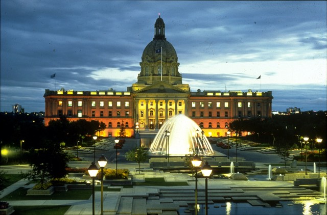 [Alberta_Legislature_Building_Edmonton_sized.jpg]