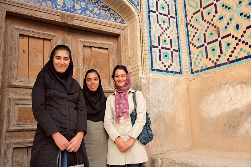 [3+iranian+women.jpg]
