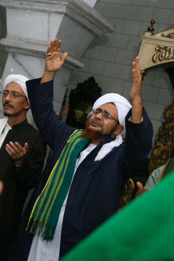 [Masjid+Munawwar+-+Habib+Umar+Berdoa.jpg]