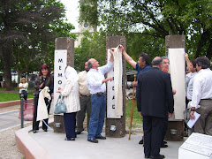 ACTO DE DESCUBRIMIENTO DEL MONUMENTO EN PLAZA SAN MIGUEL  - 17 DE NOVIEMBRE DE 2007