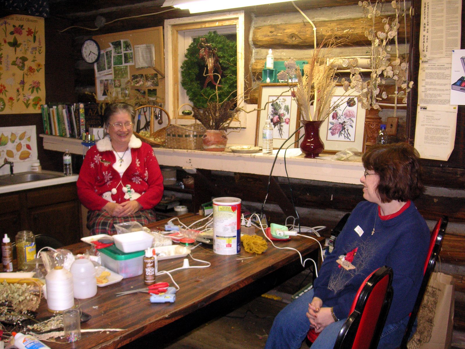 [Christmas+Crafters+2007.jpg]