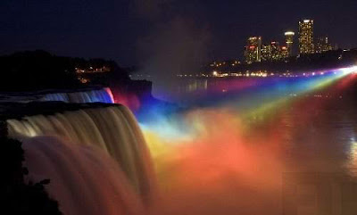 صور شلالاتنيجرا ليلا Beautiful+Niagara+Falls+at+Night2