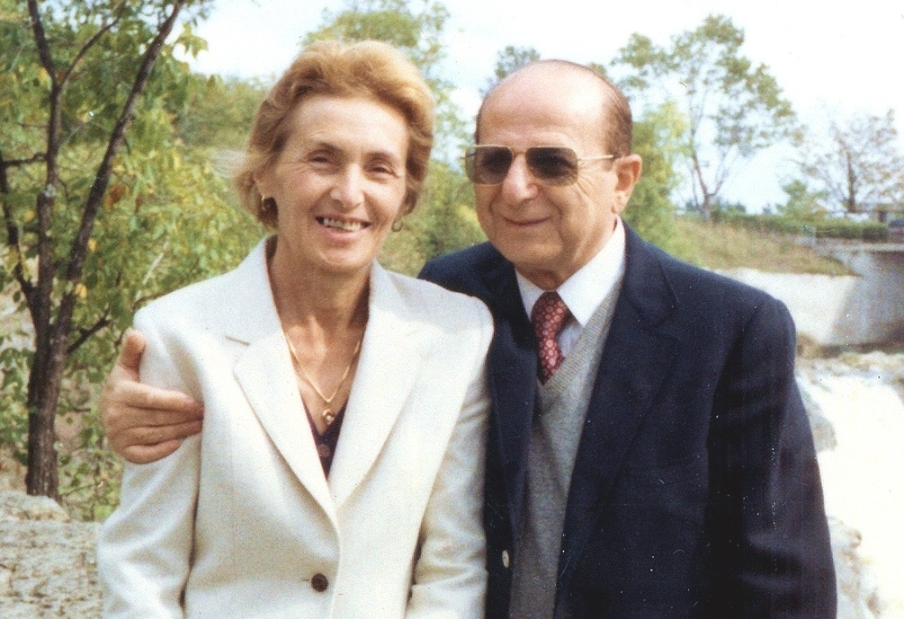 Lea & Jay Fiksel circa 1991, parents of Ayya Medhanandi