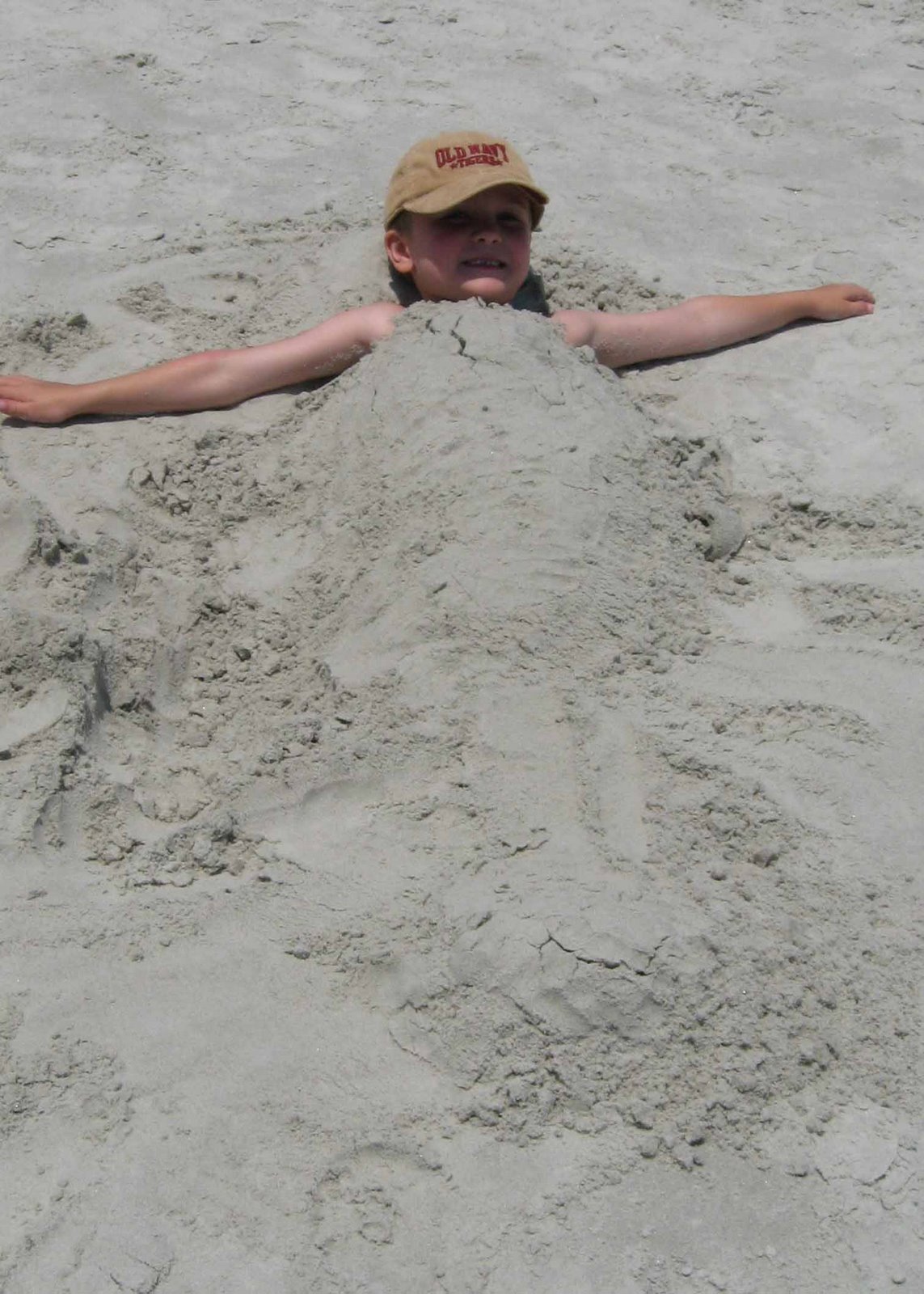 [Zach+buried+in+sand+194+psd.jpg]