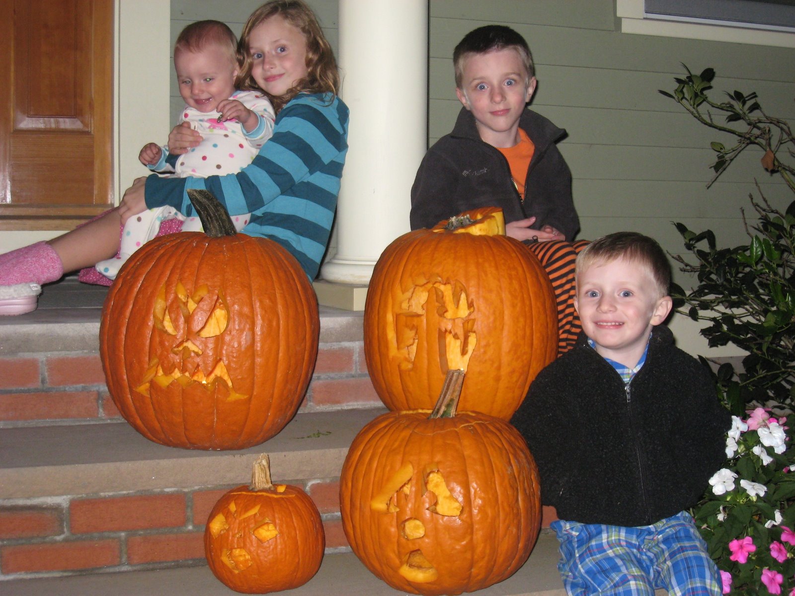 [kids+pumpkin.JPG]