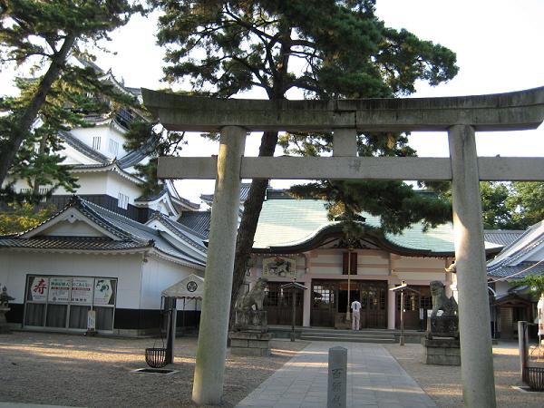 [09+Okazaki+Castle+and+Shrine.jpg]