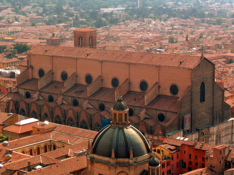 [800px-Bologna_italy_duomo_from_Asinelli.JPG]
