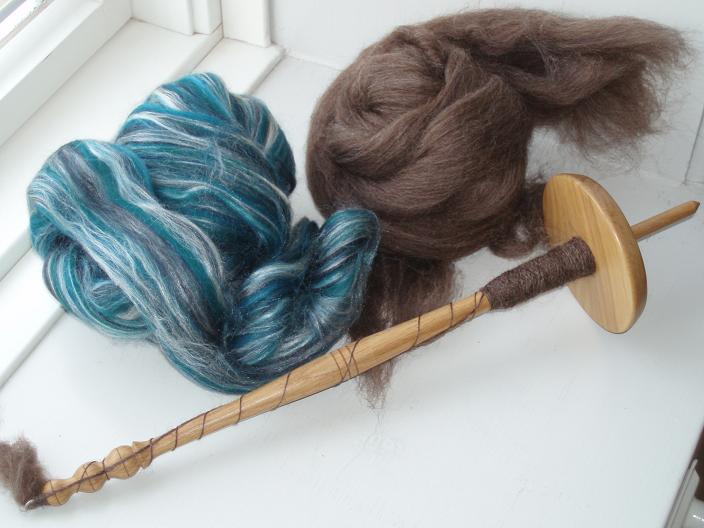 [wool+and+spindle.JPG]