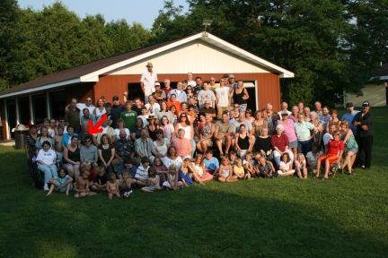 [Johnstad+Reunion+Family+Photo_arrow.JPG]