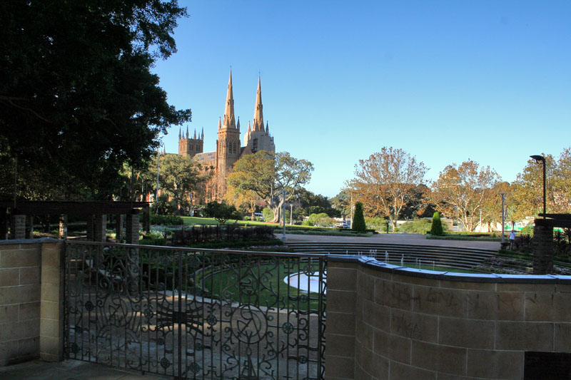 [8255.hyde+park.st+mary's+cathedral.jpg]