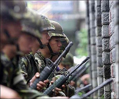 [Taiwan-army-photo-3.jpg]
