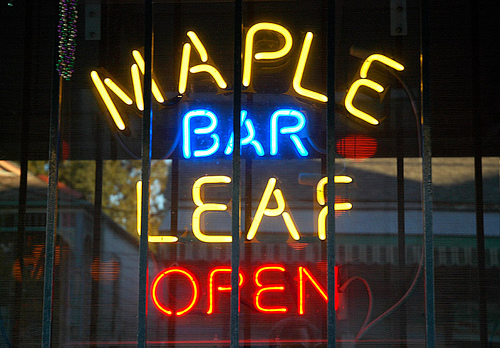 [maple+leaf+bar.jpg]
