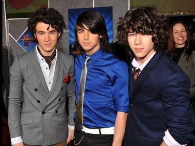 [Jonas+Brothers.jpg]
