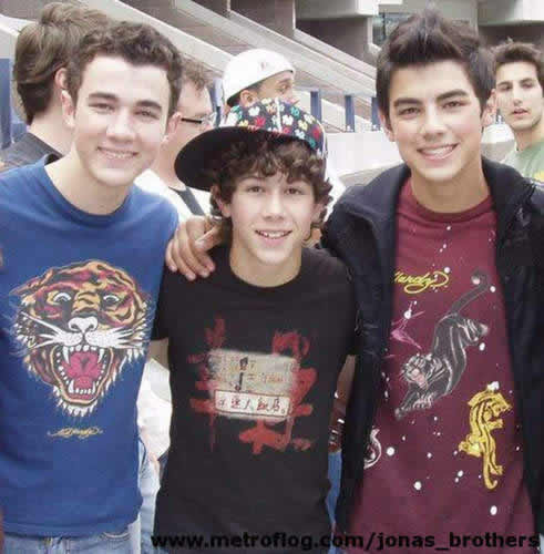 [Jonas-Brothers-bebe-03.jpg]