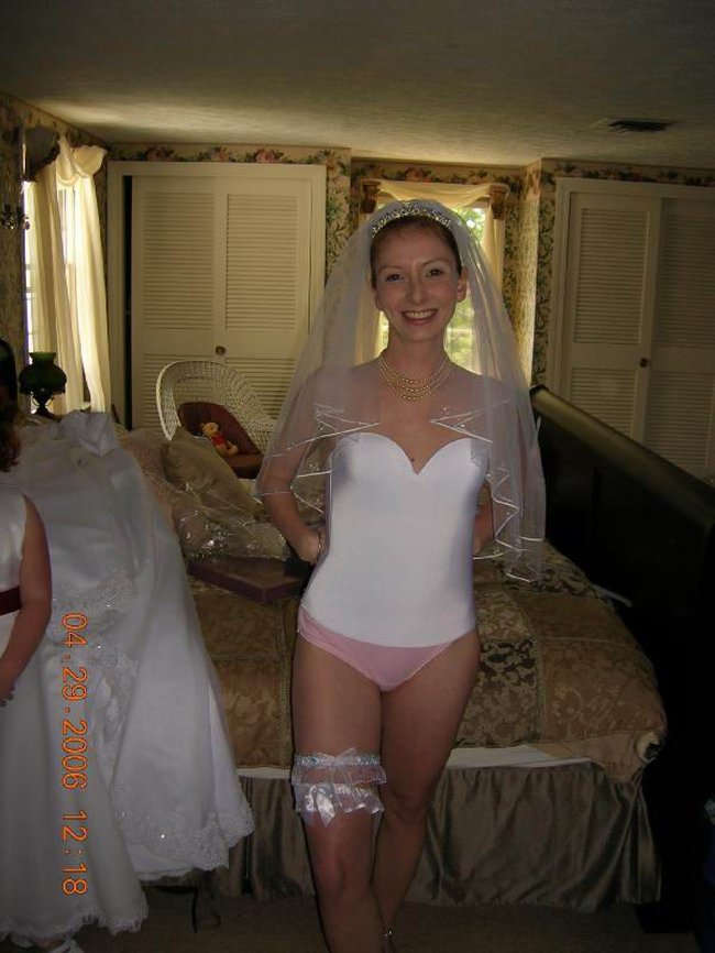 [brides_in_underwear_21.jpg]