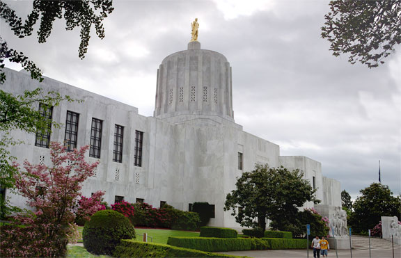 [Oregon_Capitol_2_web.jpg]
